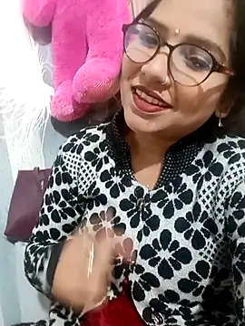 Vanshika1432 online show from November 2025 03:52:01 AM