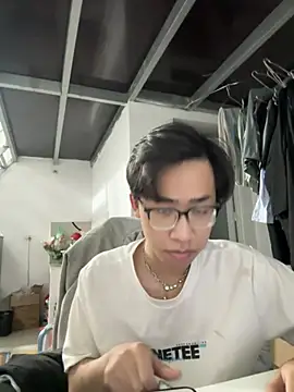 liamhn2k4 online show from March 2026 05:58:02 PM