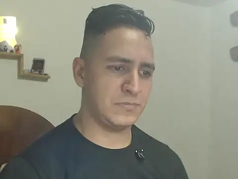 DarkTheKing online show from November 2025 04:44:01 AM