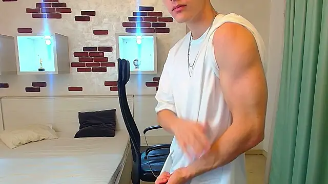 BradyFlint online show from October 2025 04:57:02 AM