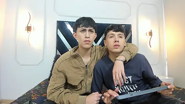 hoot booys  online show from December 2025 11:29:01 AM