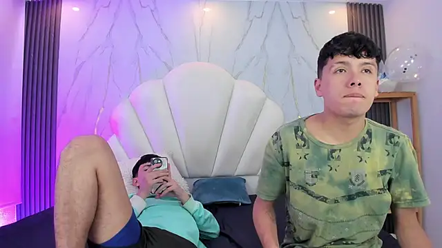 hoot booys  online show from February 2026 06:06:02 PM