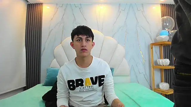 hoot booys  online show from March 2026 09:10:01 PM