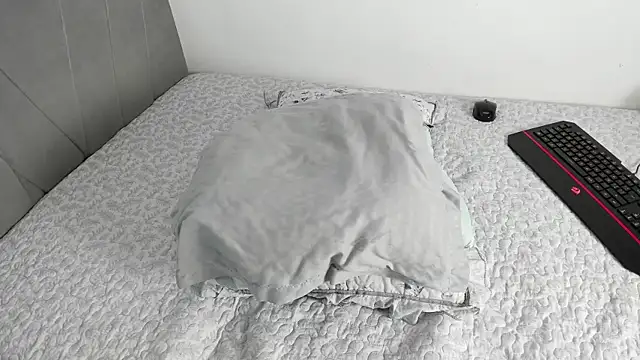 Madison Grey  online show from July 2026 04:39:33 PM