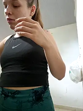 Snapshot of bambiluly chatting on November 2025 05:23:01 PM bambiluly online show from November 2025 05:23:01 PM