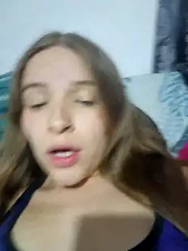 Snapshot of bambiluly chatting on November 2025 10:21:01 PM bambiluly online show from November 2025 10:21:01 PM