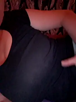 Snapshot of Ariana381 chatting on November 2025 09:37:01 PM Ariana381 online show from November 2025 09:37:01 PM