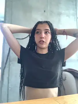 MiaaCute- online show from November 2025 09:48:02 PM