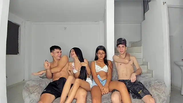 Snapshot of HottWett chatting on October 2025 09:27:02 PM HottWett online show from October 2025 09:27:02 PM