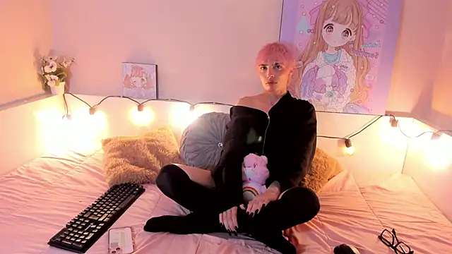 Strawberry Kitty  online show from October 2025 04:37:01 AM