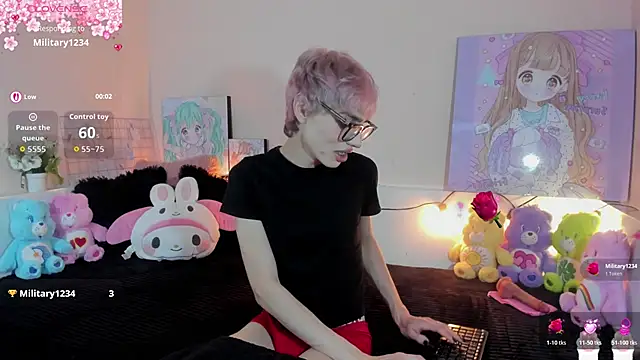 Strawberry Kitty  online show from December 2025 04:41:04 AM