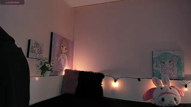 Strawberry Kitty  online show from February 2026 04:45:01 AM