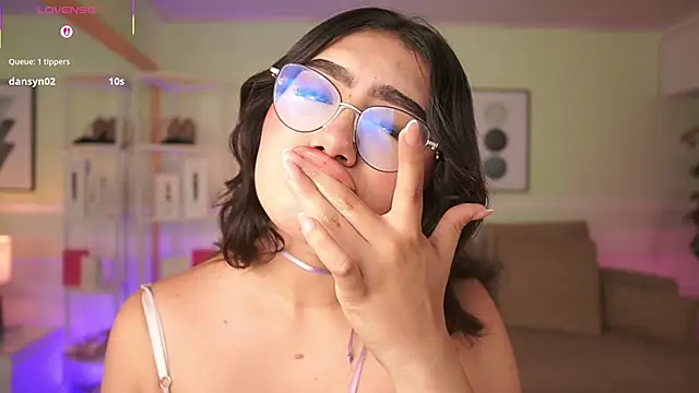 EmilyTurneer online show from April 2026 09:39:33 PM