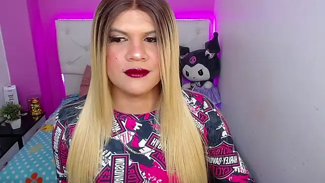 Snapshot of daughterofpleasure chatting on October 2025 07:18:01 AM daughterofpleasure online show from October 2025 07:18:01 AM