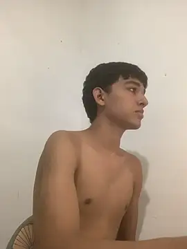 Snapshot of Alex_king17 chatting on July 2026 06:05:01 AM Alex king17 online show from July 2026 06:05:01 AM