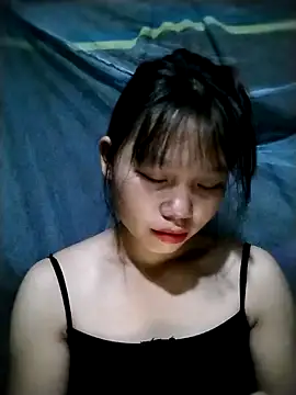 linh-miu99 online show from October 2025 02:56:02 PM