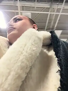 KiraSunshine online show from November 2025 04:14:02 AM