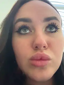 KiraSunshine online show from December 2025 04:31:02 AM