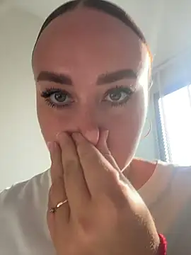 KiraSunshine online show from March 2026 01:00:02 AM