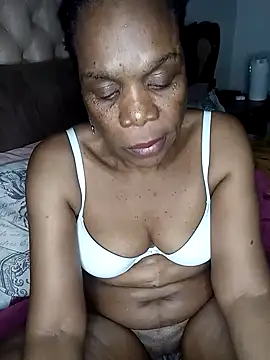 Hotcougar online show from October 2025 08:31:01 PM