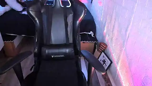 MartesBratty online show from April 2026 09:31:02 PM