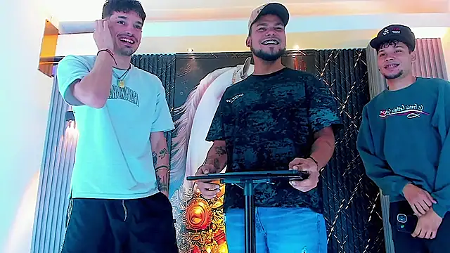 handsome boys22 online show from October 2025 12:44:02 PM