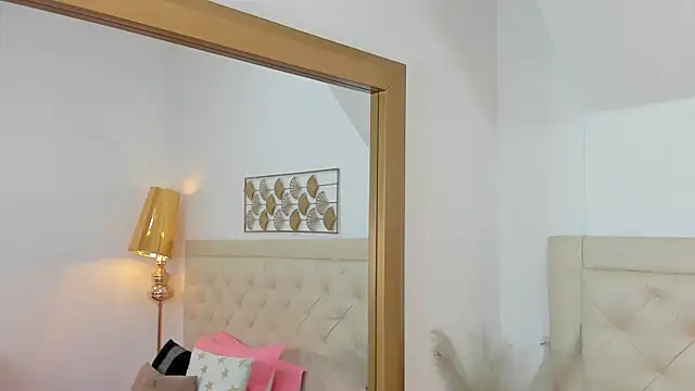 lucia lorenz online show from November 2025 11:33:02 AM