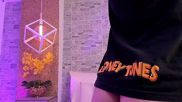 Catalina-Thompson online show from November 2025 12:25:01 PM