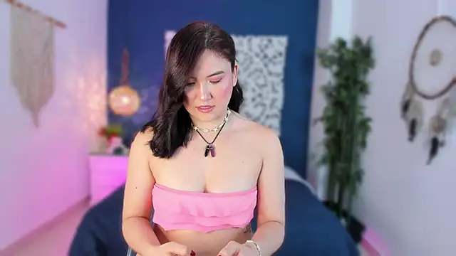 Snapshot of CoralQuinn chatting on November 2025 11:38:02 AM CoralQuinn online show from November 2025 11:38:02 AM