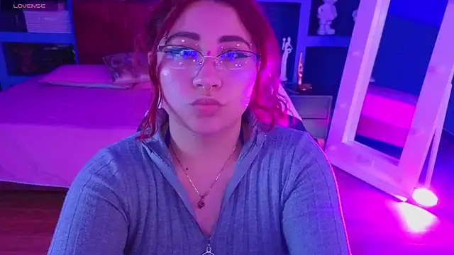 littlee red online show from February 2026 09:08:01 PM