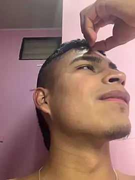 Emiliano Reyes online show from May 2026 02:06:01 AM