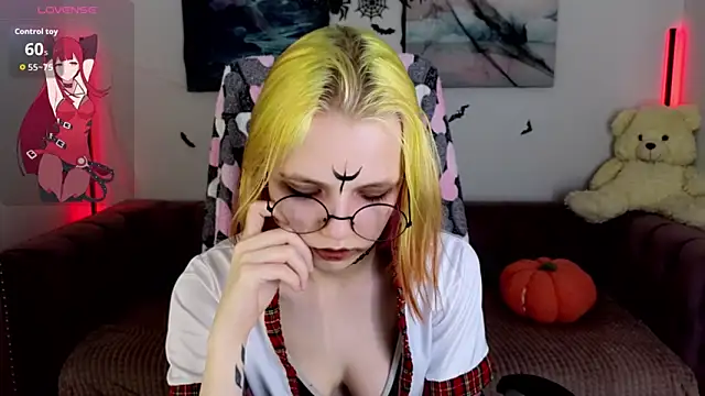 MitaSide online show from October 2025 08:43:01 PM