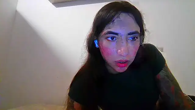 Snapshot of valeriahornier chatting on July 2026 12:02:02 AM valeriahornier online show from July 2026 12:02:02 AM