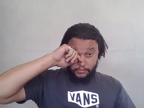 Snapshot of LoboCachorro chatting on October 2025 01:57:02 PM LoboCachorro online show from October 2025 01:57:02 PM