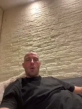 Rotteei1 online show from November 2025 07:51:02 PM