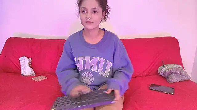 Snapshot of Nikki__uwu chatting on June 2026 08:23:01 PM Nikki uwu online show from June 2026 08:23:01 PM