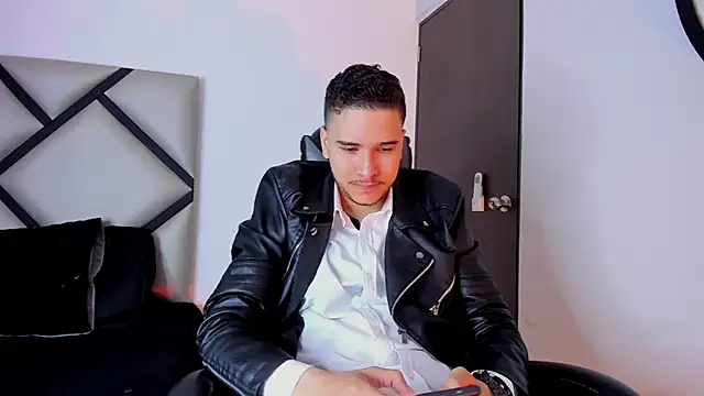 mike 257 online show from October 2025 11:47:02 AM