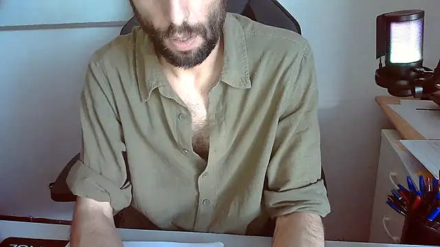Snapshot of topg84 chatting on June 2026 05:01:02 PM topg84 online show from June 2026 05:01:02 PM