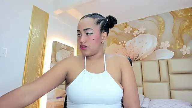 NahomiWalker  online show from December 2025 07:54:01 PM