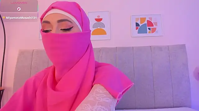 fatiima  online show from April 2026 07:22:01 PM