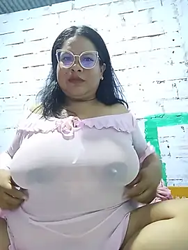 Snapshot of celeste122595 chatting on June 2026 03:32:02 AM celeste122595 online show from June 2026 03:32:02 AM