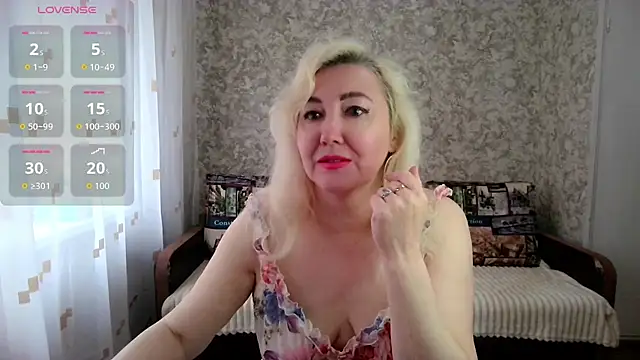 LadyKriss online show from April 2026 04:01:01 AM