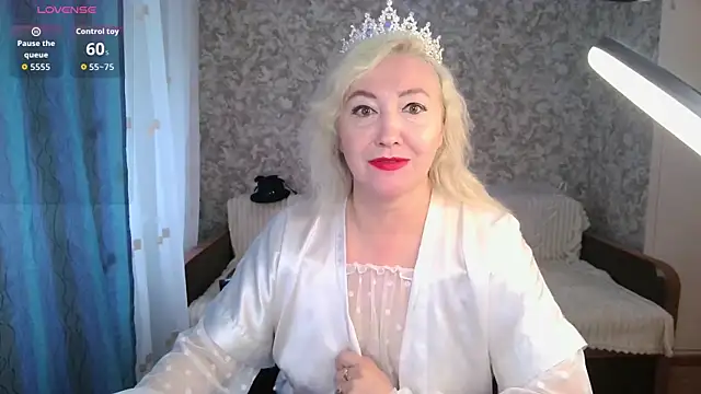 LadyKriss online show from July 2026 04:17:02 AM