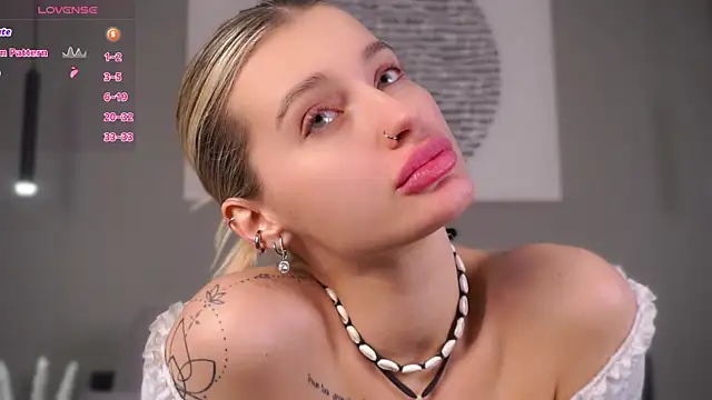 Snapshot of buvei chatting on February 2026 01:17:01 PM buvei online show from February 2026 01:17:01 PM