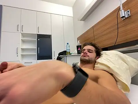 youngboyformommy24 online show from November 2025 02:16:01 PM