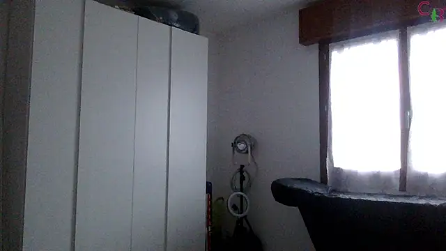 Snapshot of Cassy-Bloom chatting on October 2025 02:18:02 PM Cassy-Bloom online show from October 2025 02:18:02 PM