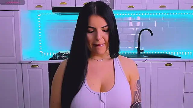 RheaLynn online show from March 2026 09:30:01 PM