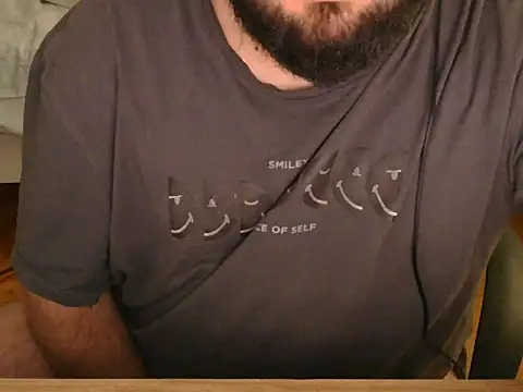 Snapshot of moneyman_11 chatting on May 2026 04:01:02 PM moneyman 11 online show from May 2026 04:01:02 PM