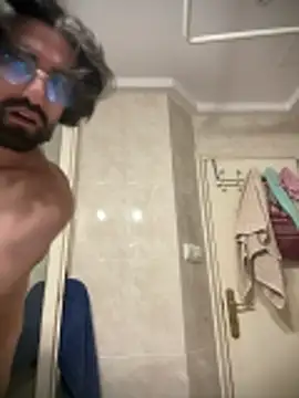 Snapshot of Paapii1098 chatting on February 2026 06:33:01 PM Paapii1098 online show from February 2026 06:33:01 PM