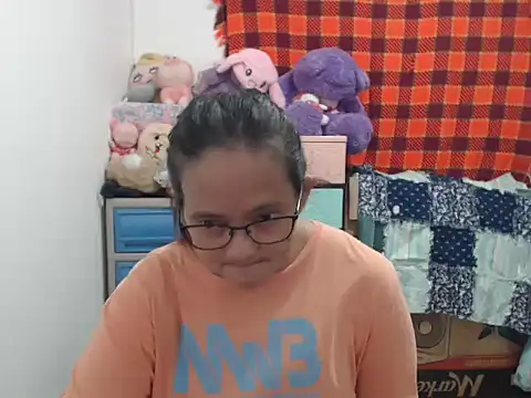 Snapshot of Kinkybela2025 chatting on November 2025 10:06:02 AM Kinkybela2025 online show from November 2025 10:06:02 AM